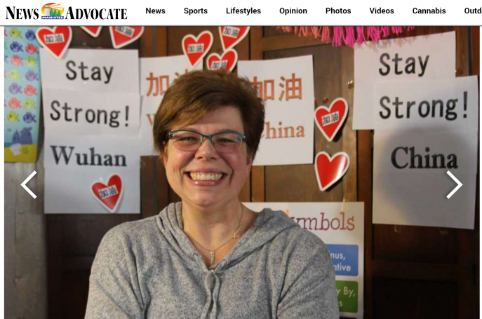 来自密西根州曼斯提市的Manistee News Advocate代表了当地老师Maggie Peterson及其在2月份爆发期间对中国VIPKid学生的支持