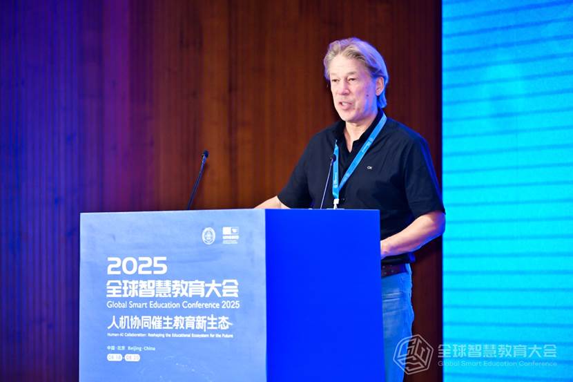 《教育心理学评论》期刊主编弗雷德·帕斯（Fred Paas）